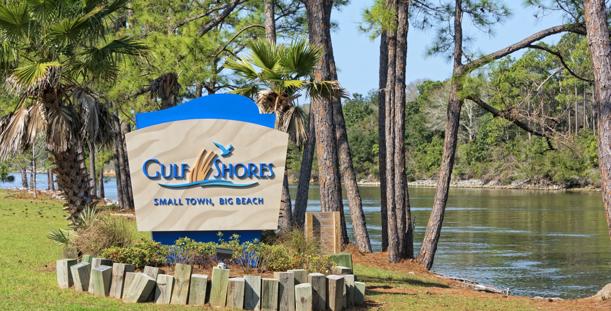 Entrance monument to Gulf Shores