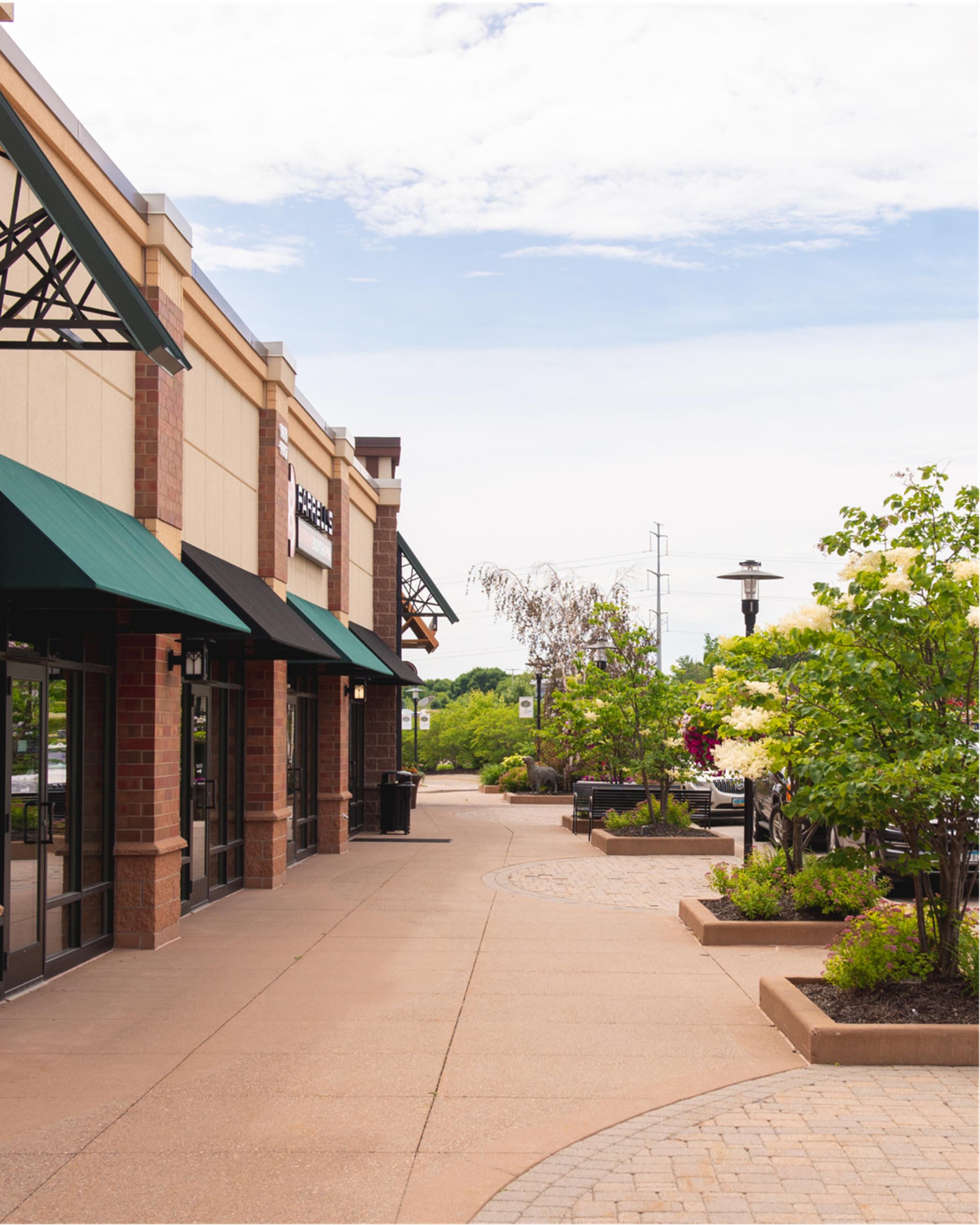 Shoppes for dining and retail