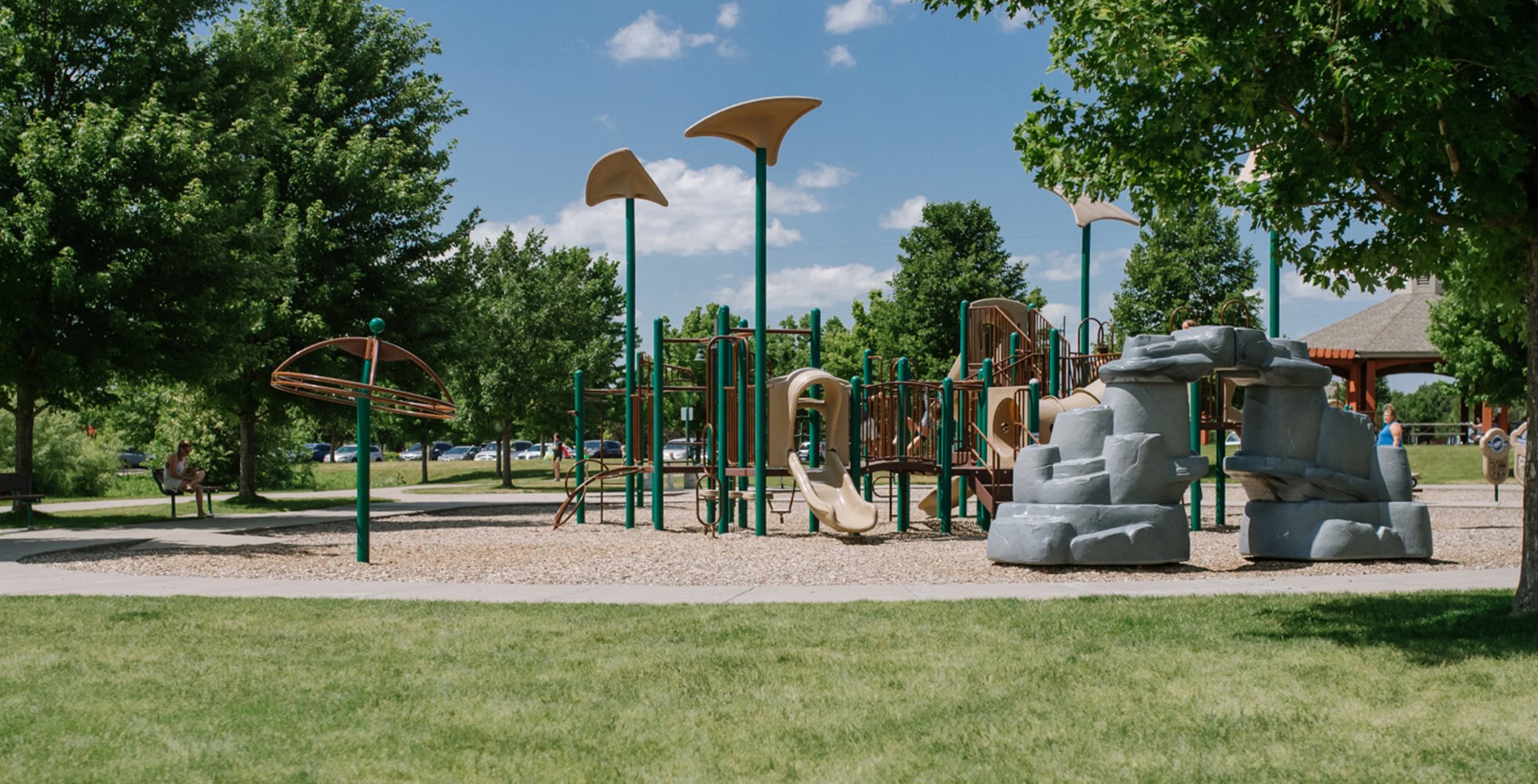 Lakeside Commons Park features a playground, volleyball courts 