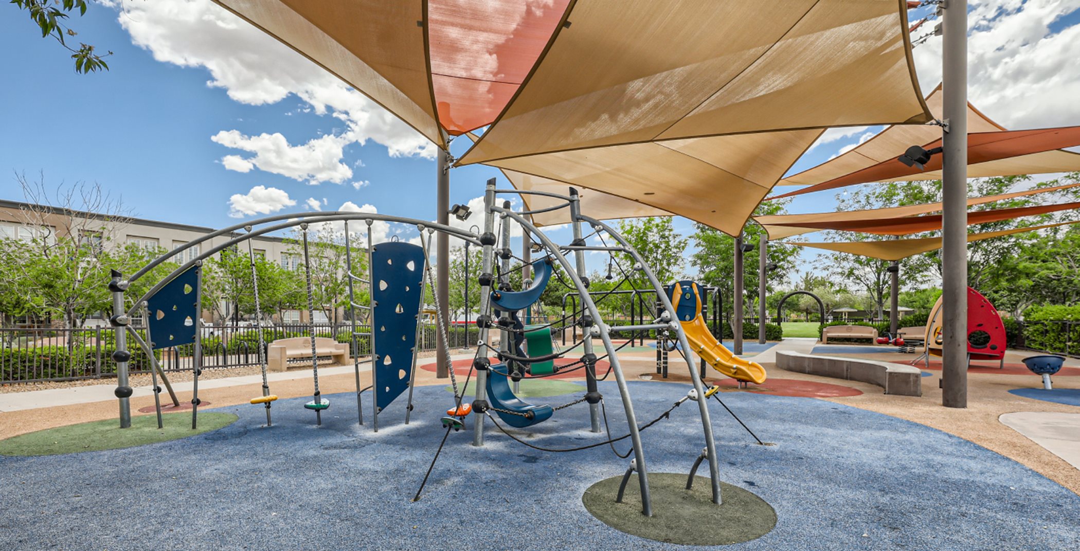 Solista Park shaded play structure