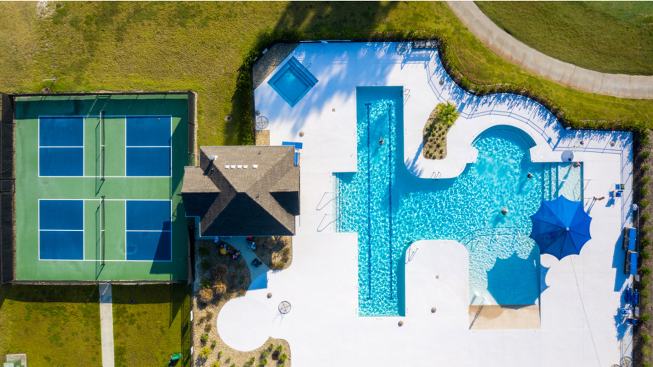 Hilton Head Lakes pool