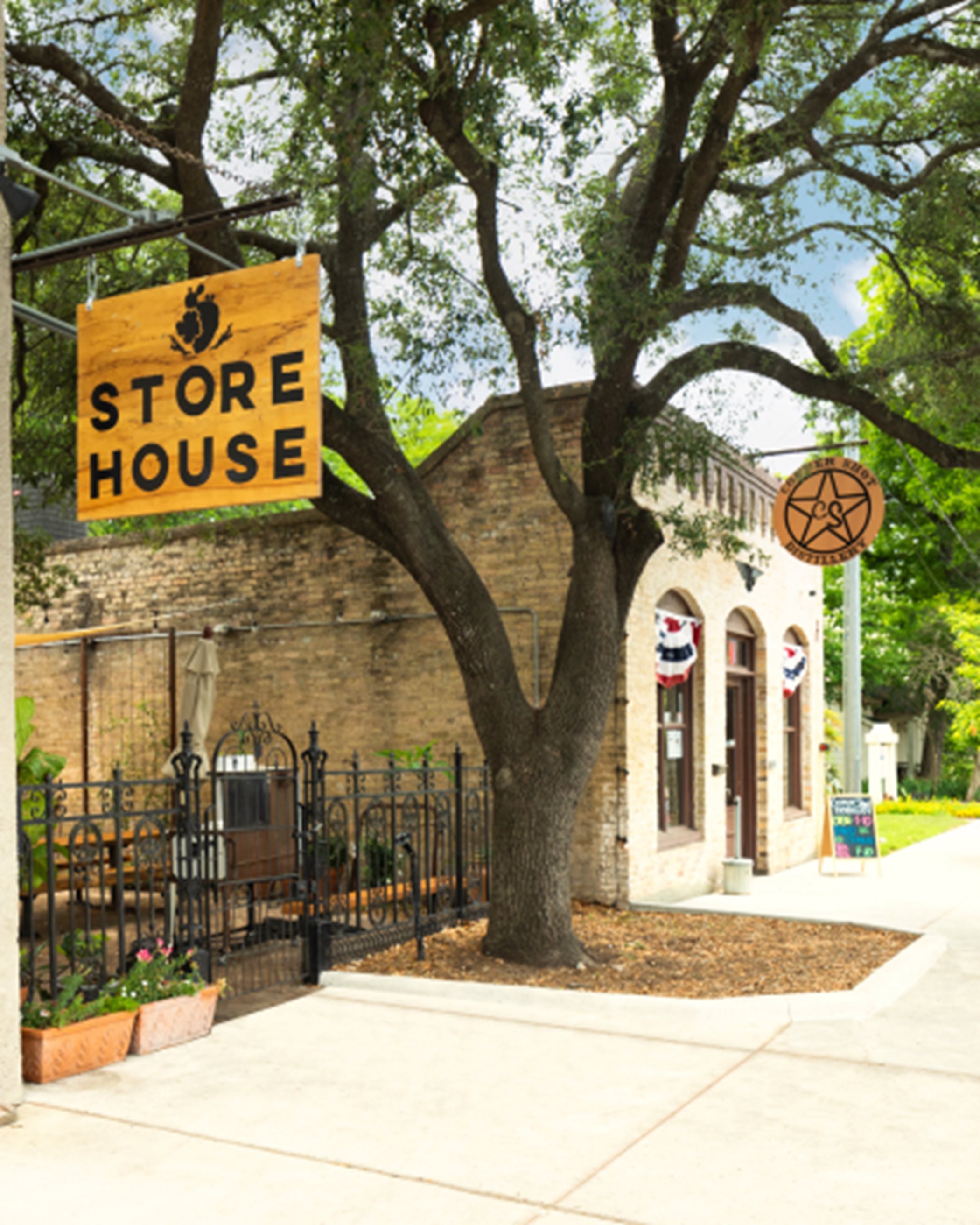 Store House Market & Eatery
