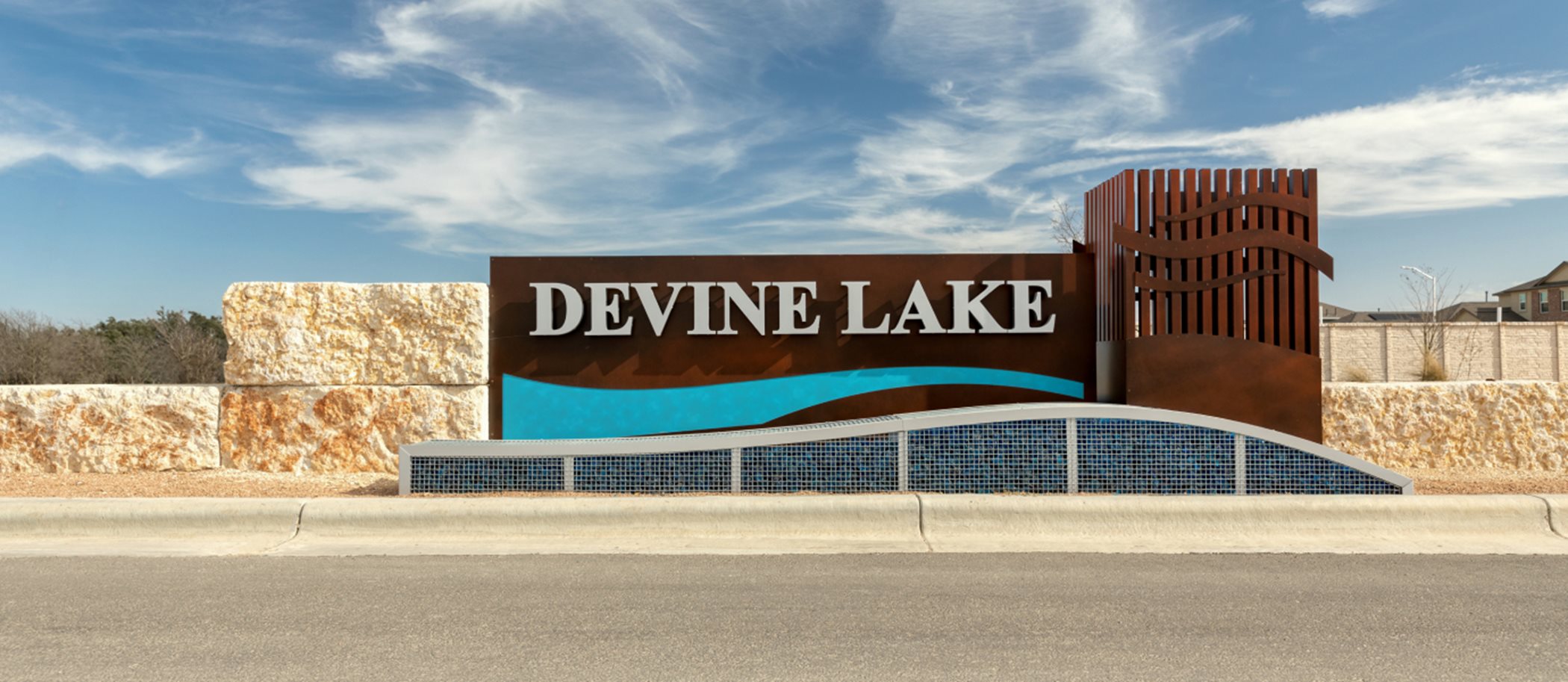 Devine Lake Entrance