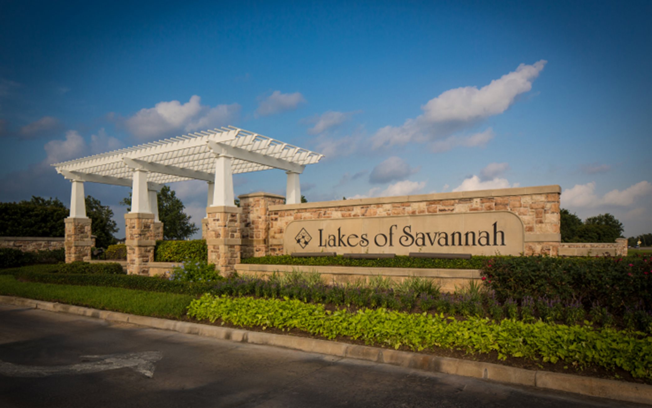 Lakes of Savannah Entrance