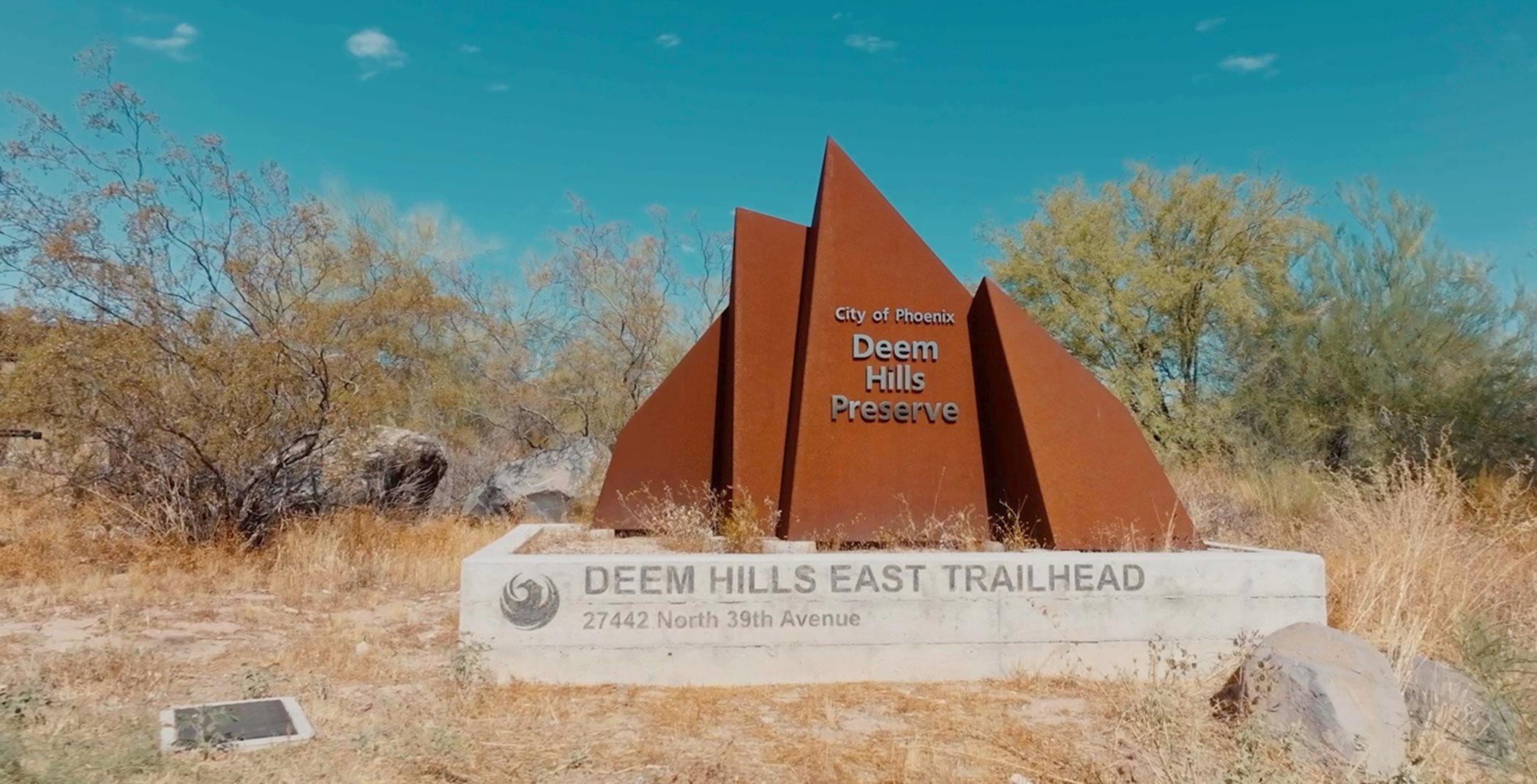 Deem Hills entry sign