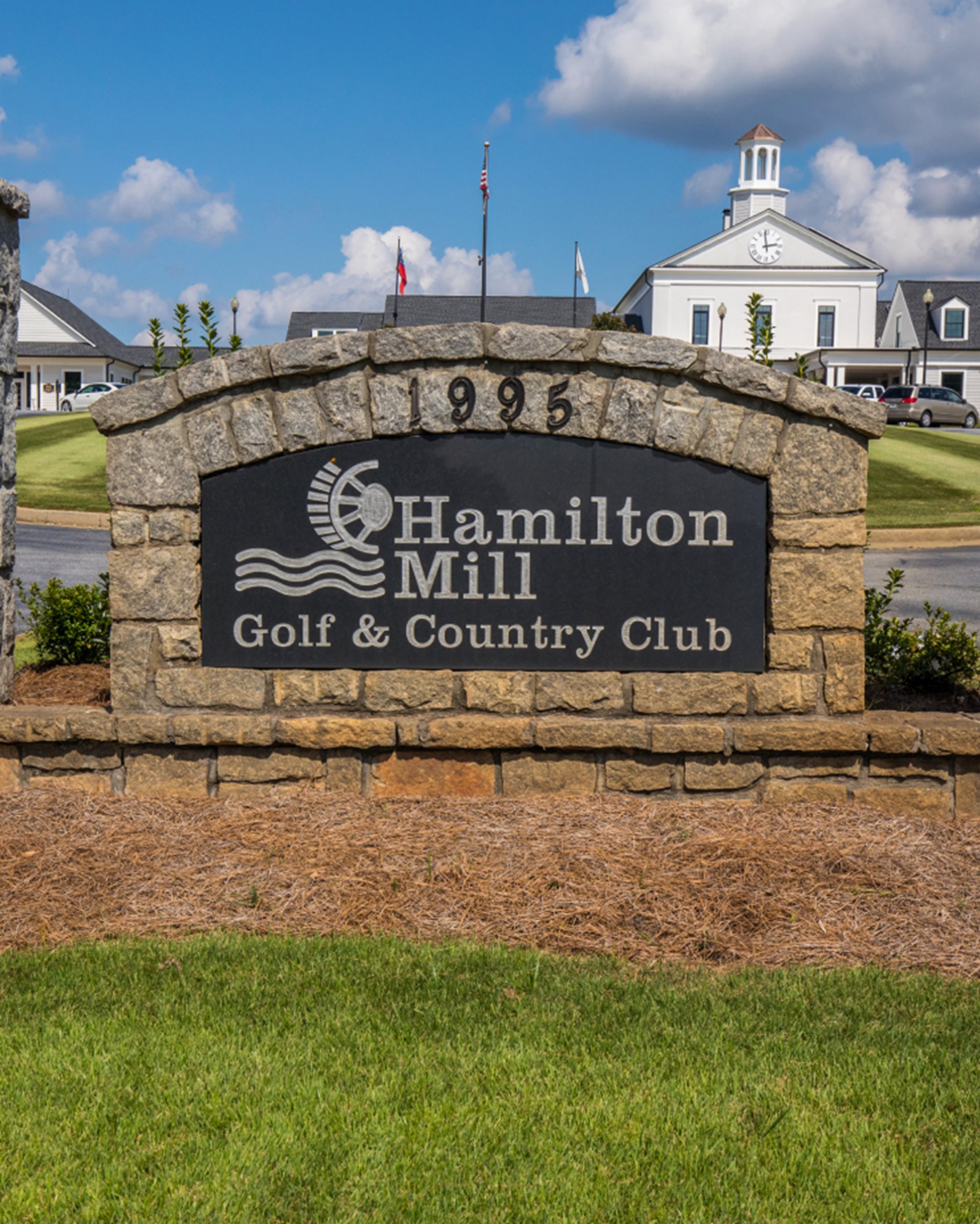 Hamilton Mill Country Club sign