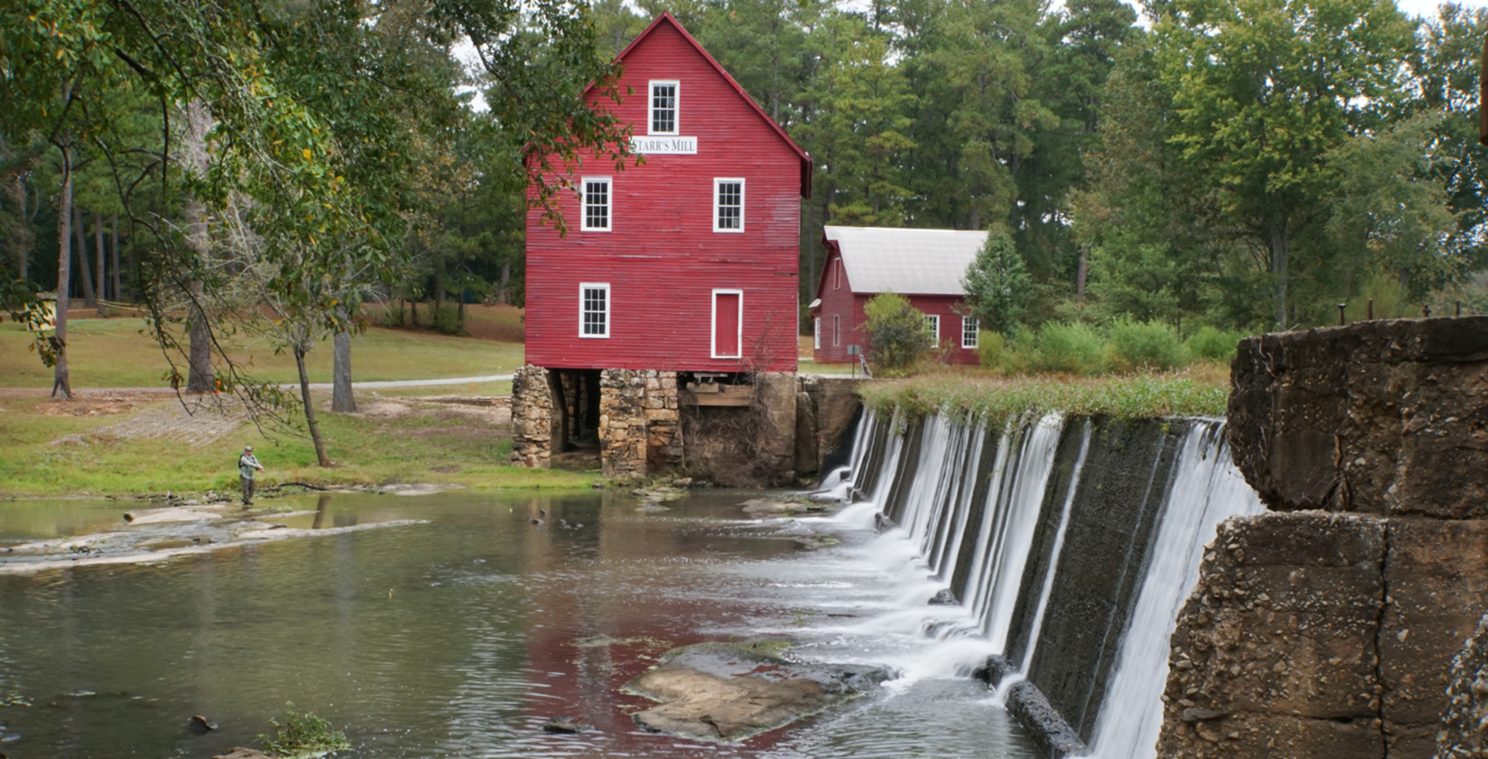 Mill Park nearby- perfect for having picnics and fishing