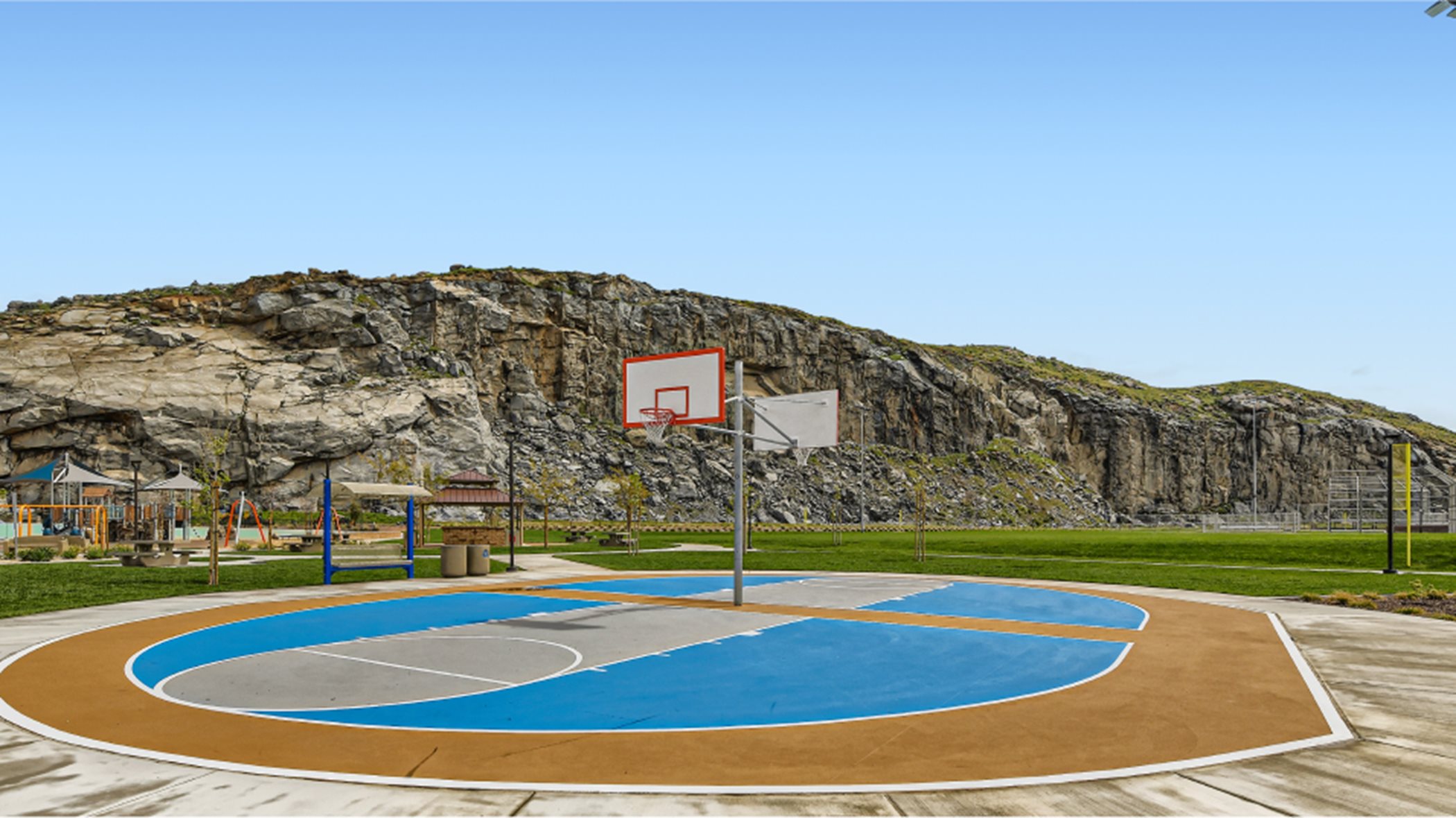 Shadow Rock basketball court amenity