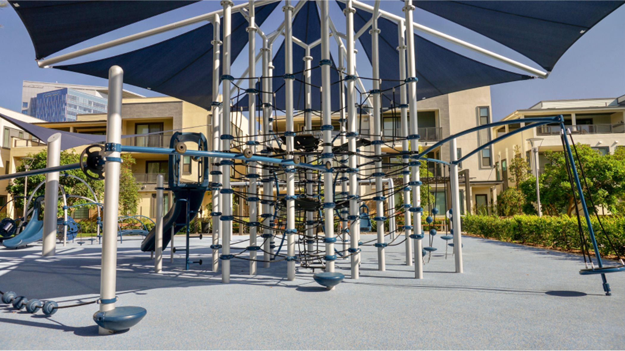 Apparatus at the playground