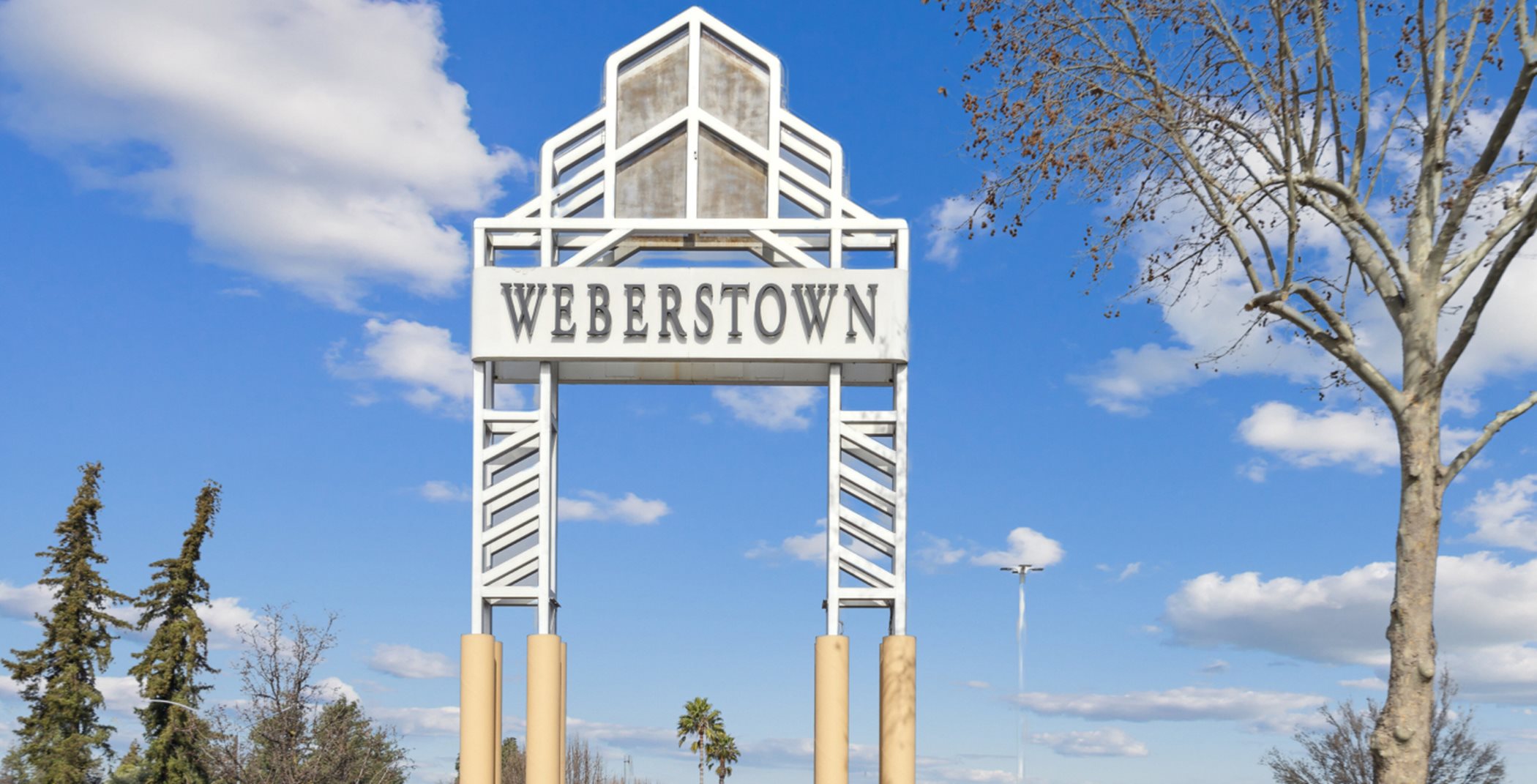 Weberstown Mall welcome sign