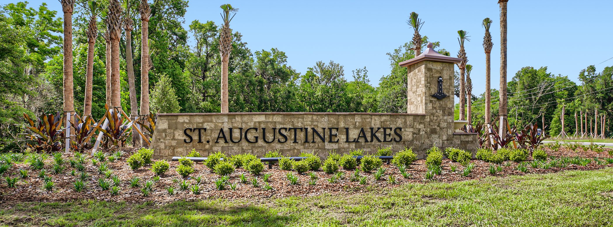 St Augustine Lakes entry monument