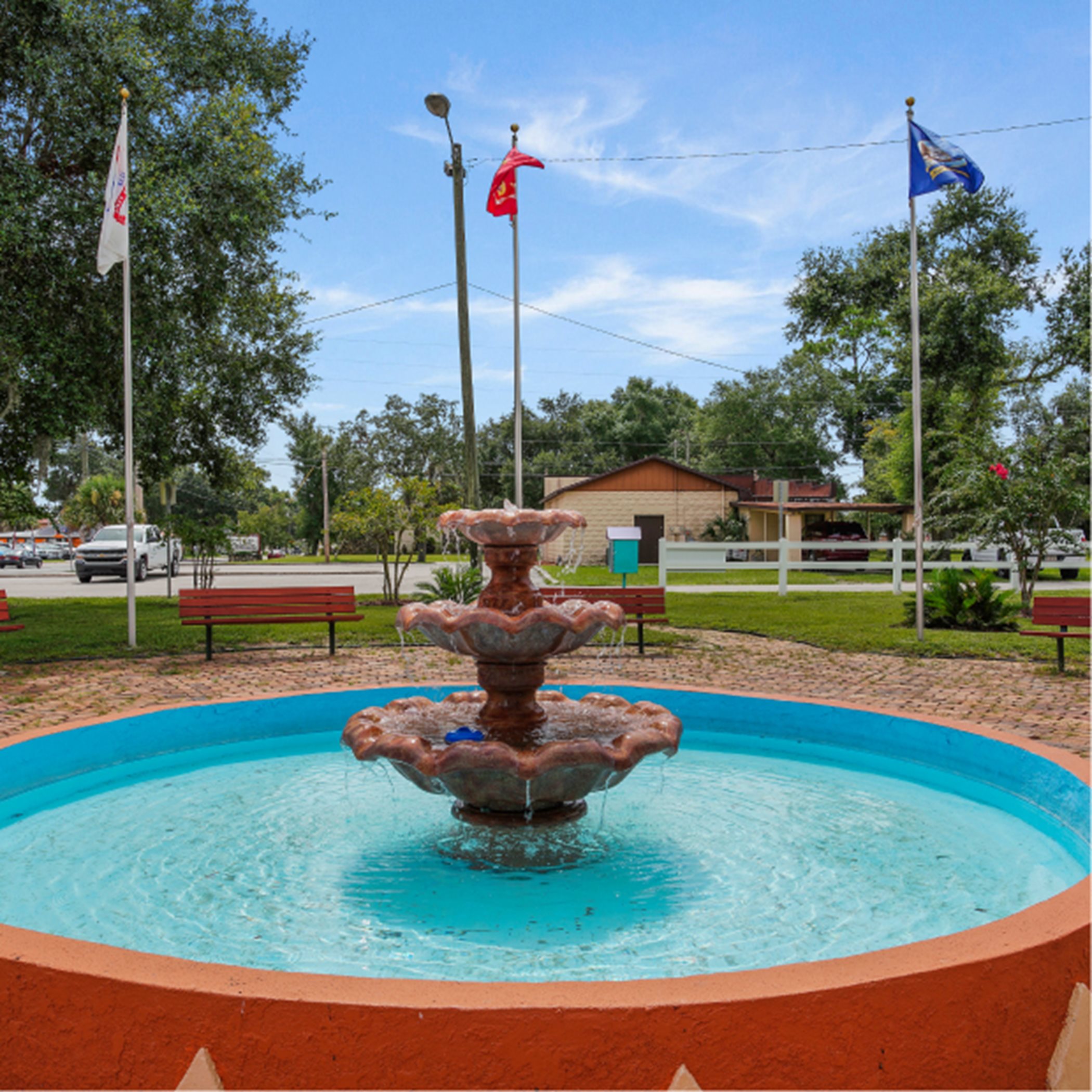 Fountain at the center of Veterans Park