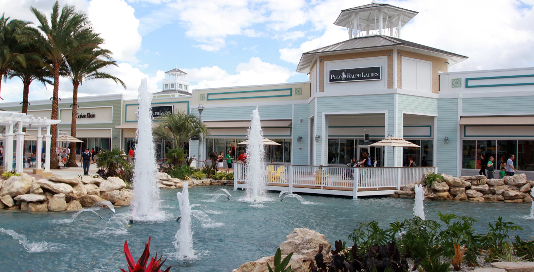 Exterior of Tampa Premium Outlets