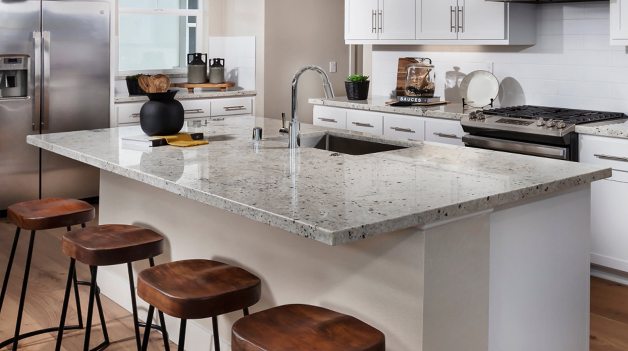 Bungalows granite countertop in entire kitchen